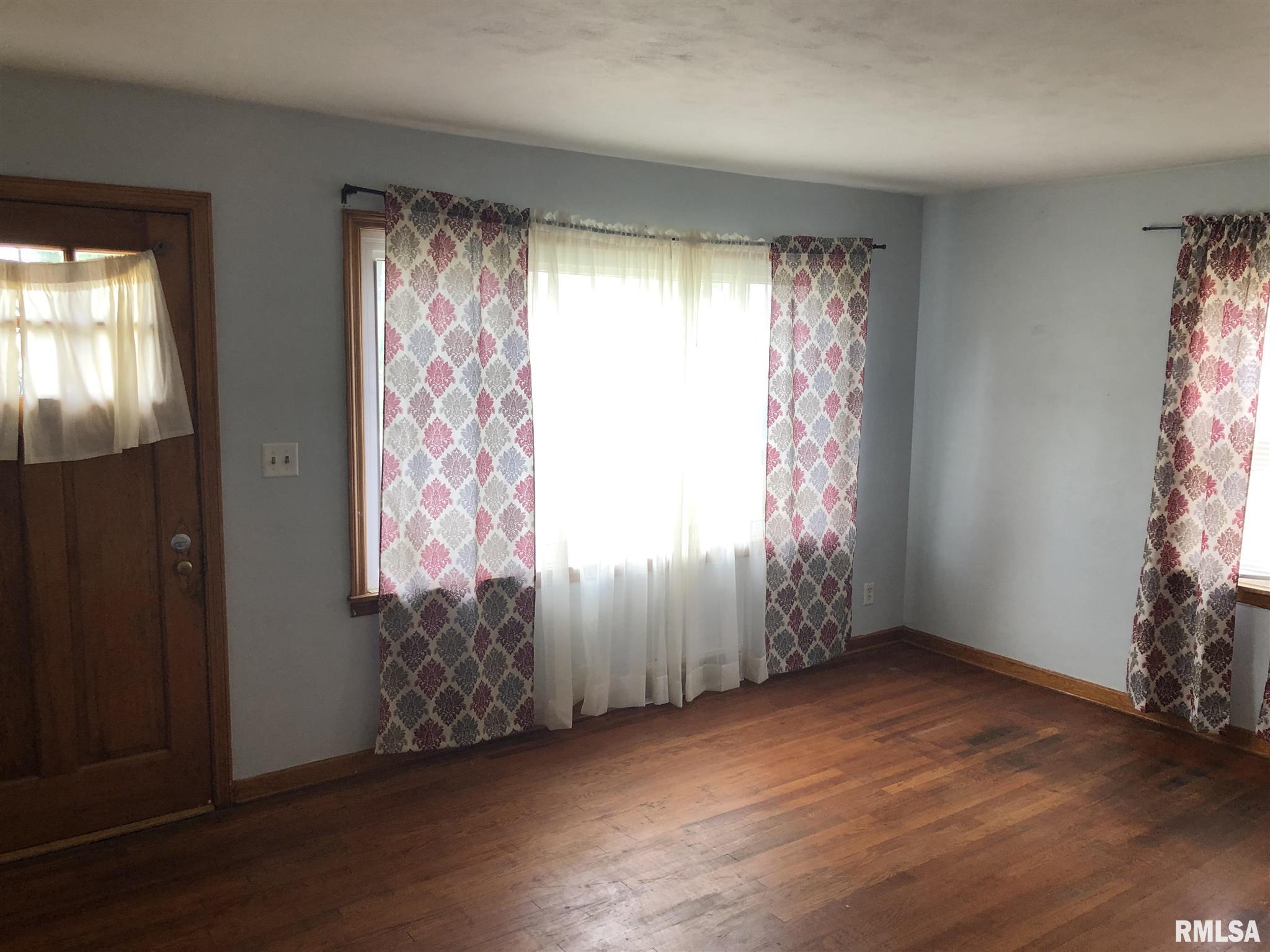1612 East Keys Avenue Springfield, IL 62702 - Photo 5 of 28 Gallery Image 5
