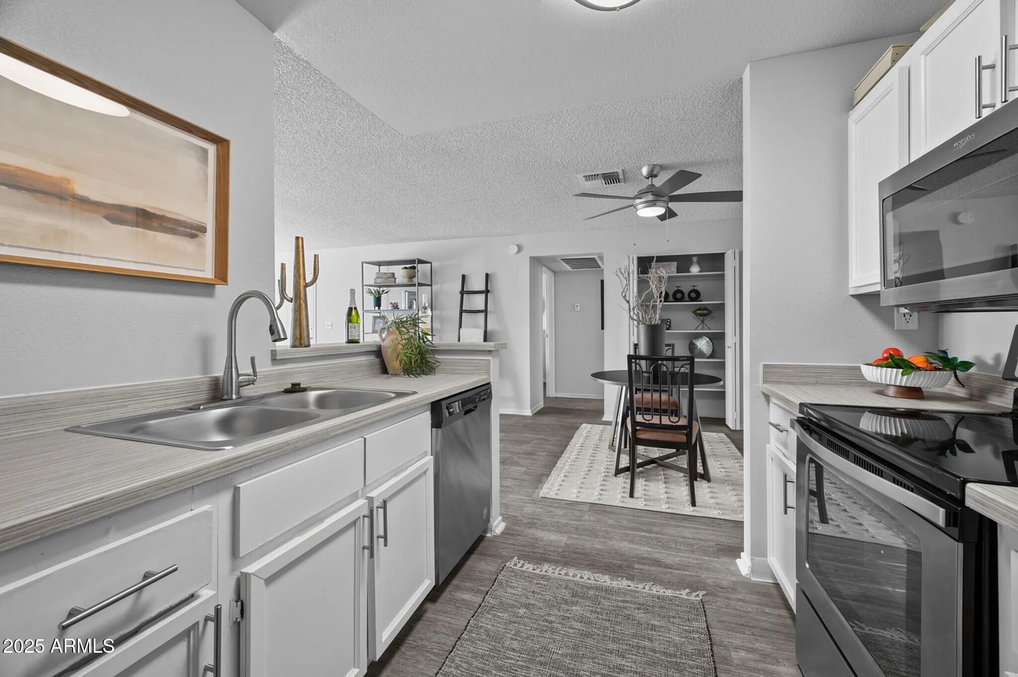 1320 North McQueen Road, Unit B1 Chandler, AZ 85225 - Photo 2 of 13 Kitchen