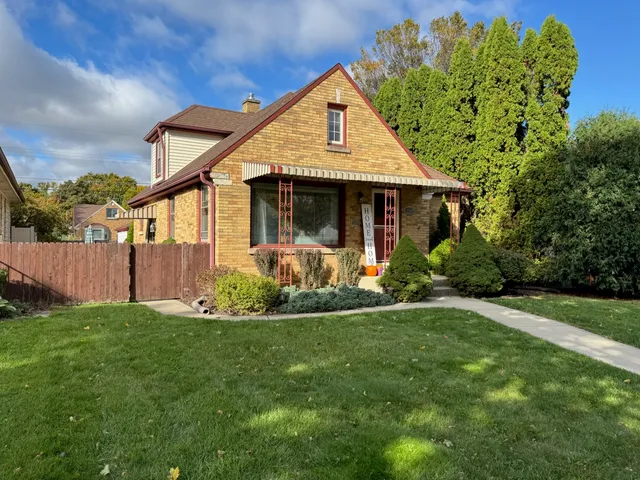 $274,900 | 2945 North 84th Street, Milwaukee, WI 53222