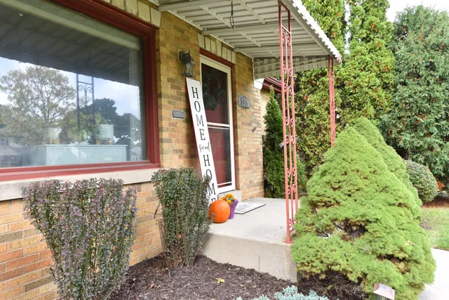 $274,900 | 2945 North 84th Street, Milwaukee, WI 53222