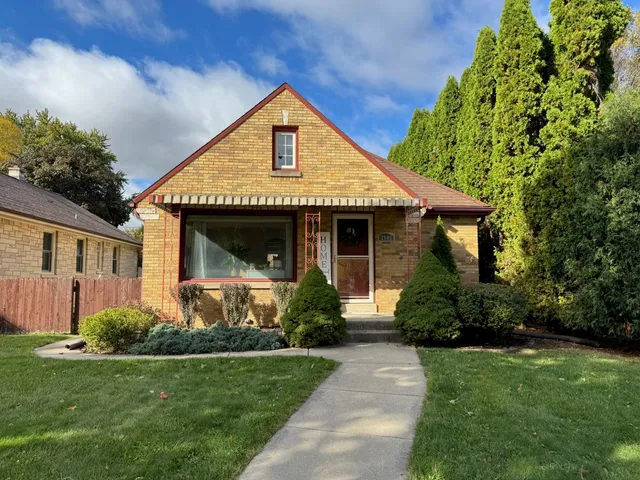 $274,900 | 2945 North 84th Street, Milwaukee, WI 53222