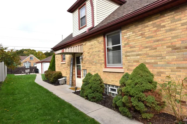 $274,900 | 2945 North 84th Street, Milwaukee, WI 53222