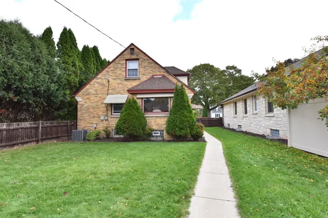$274,900 | 2945 North 84th Street, Milwaukee, WI 53222