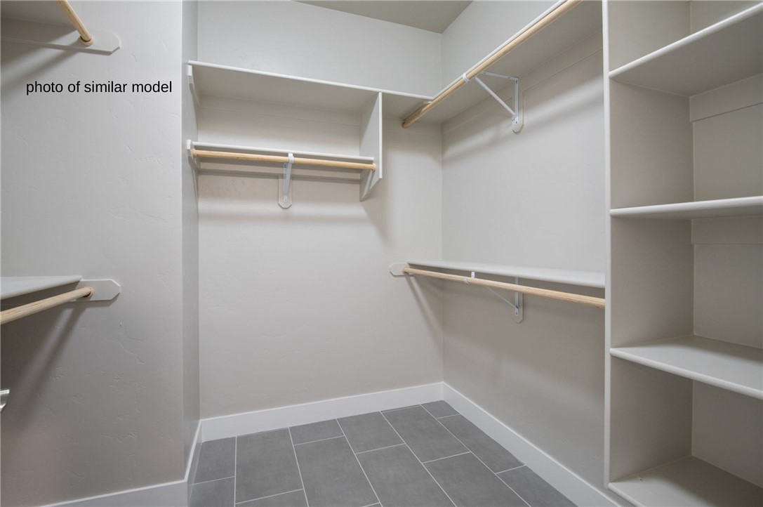 3356 Higley Road Golden Valley, AZ 86413 - Photo 13 of 21 Closet