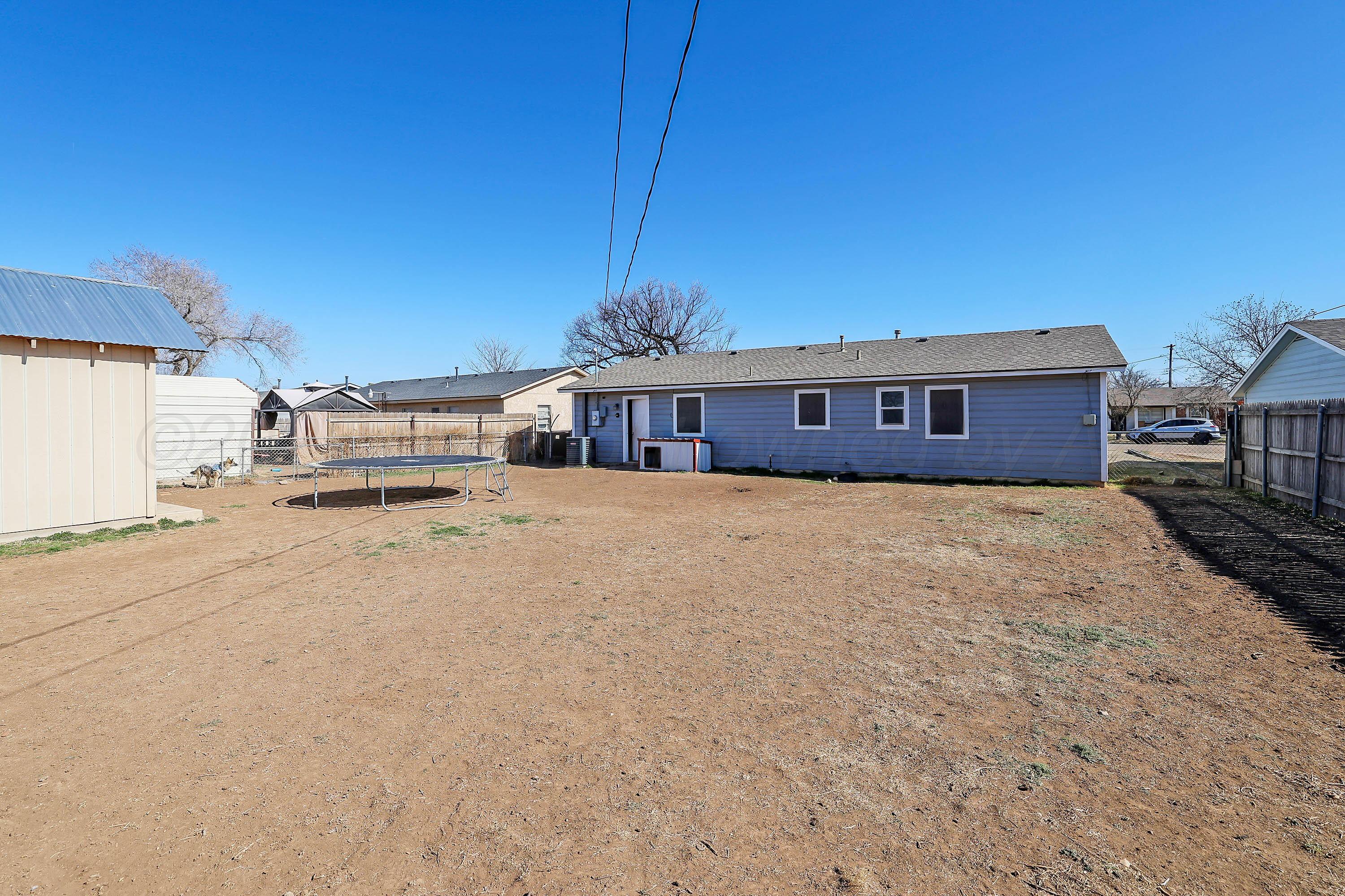 1036 Stuart Drive Amarillo, TX 79104 - Photo 18 of 20 18-Backyard