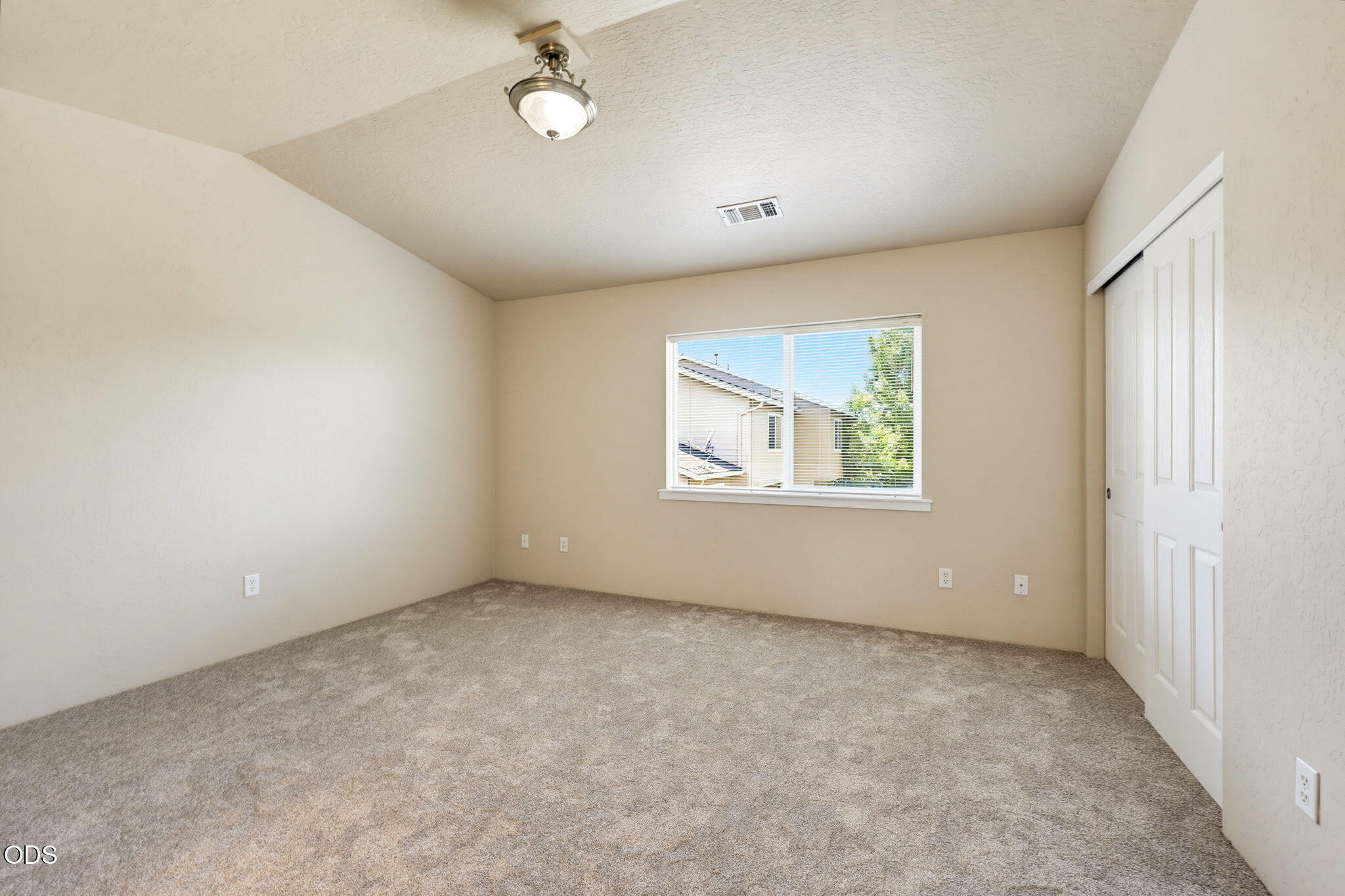 303 Live Oak Loop Central Point, OR 97502 - Photo 26 of 48 Gallery Image 26