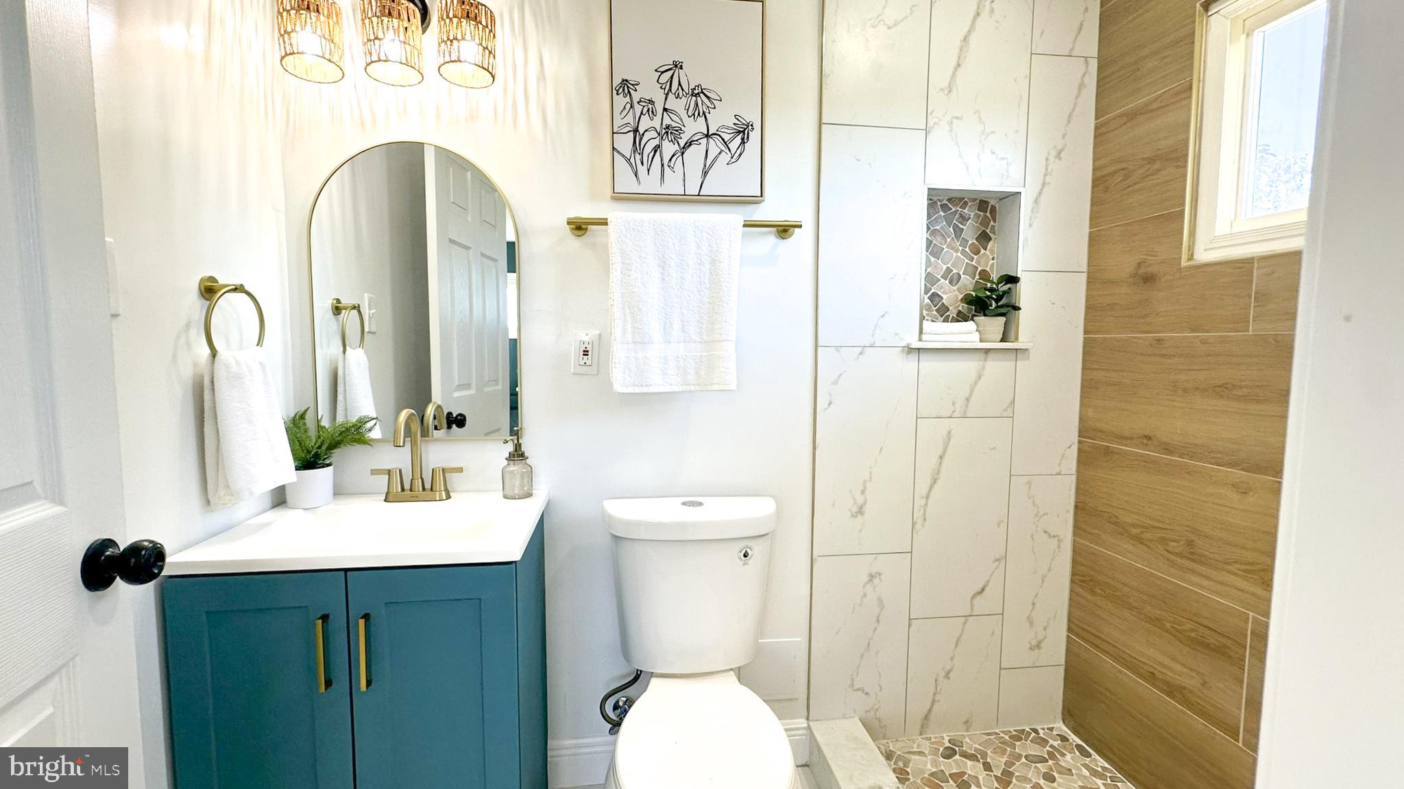 5627 McClean Boulevard Baltimore, MD 21214 - Photo 23 of 38 Primary Bath