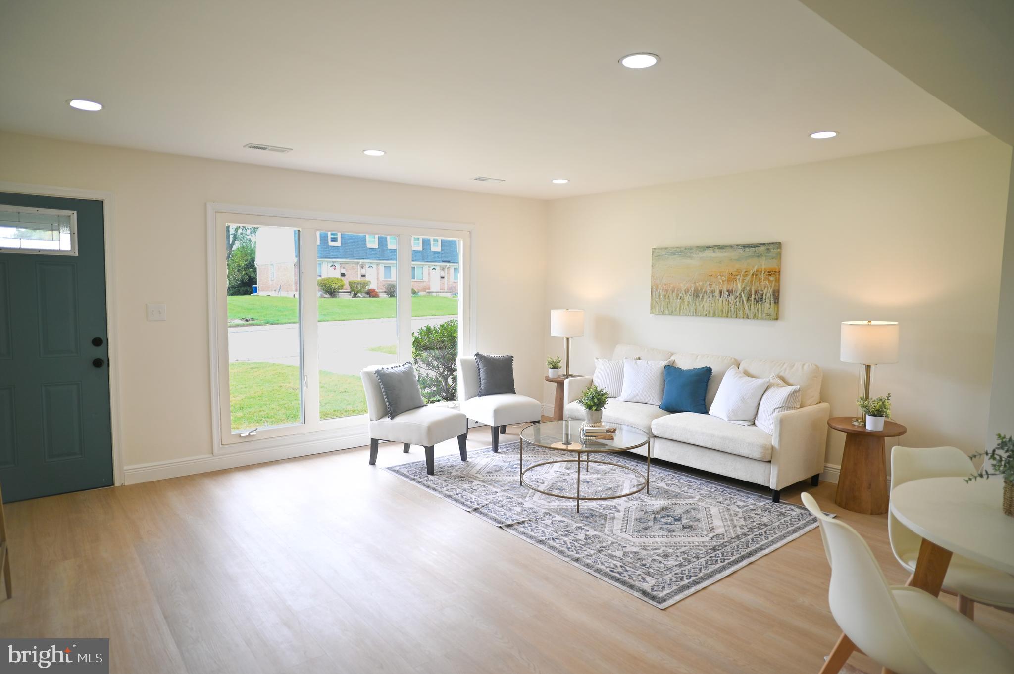 5627 McClean Boulevard Baltimore, MD 21214 - Photo 3 of 38 Living