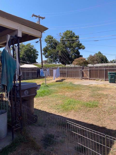 664 East August Avenue Reedley, CA 93654 - Photo 11 of 14