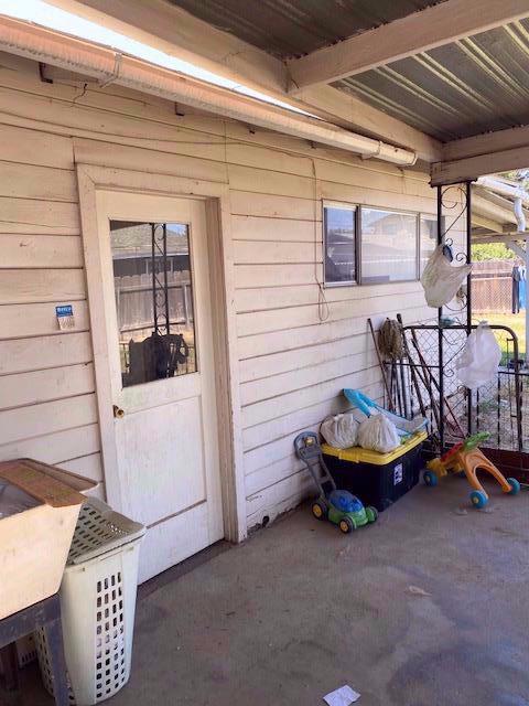 664 East August Avenue Reedley, CA 93654 - Photo 8 of 14
