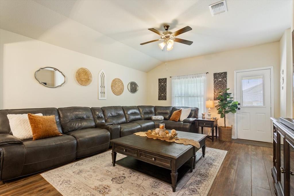 2924 Beutel Road Lorena, TX 76655 - Photo 13 of 31