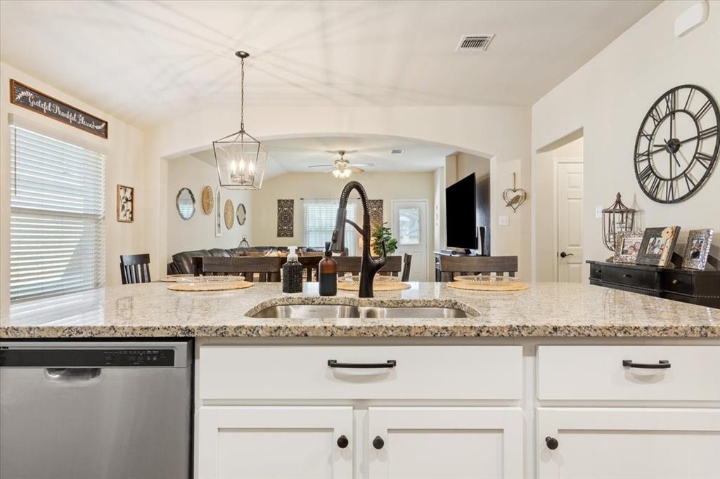 2924 Beutel Road Lorena, TX 76655 - Photo 10 of 31