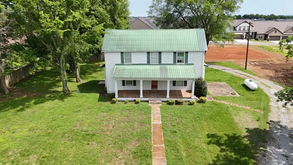 1310 Veterans Parkway, Murfreesboro, TN 37128