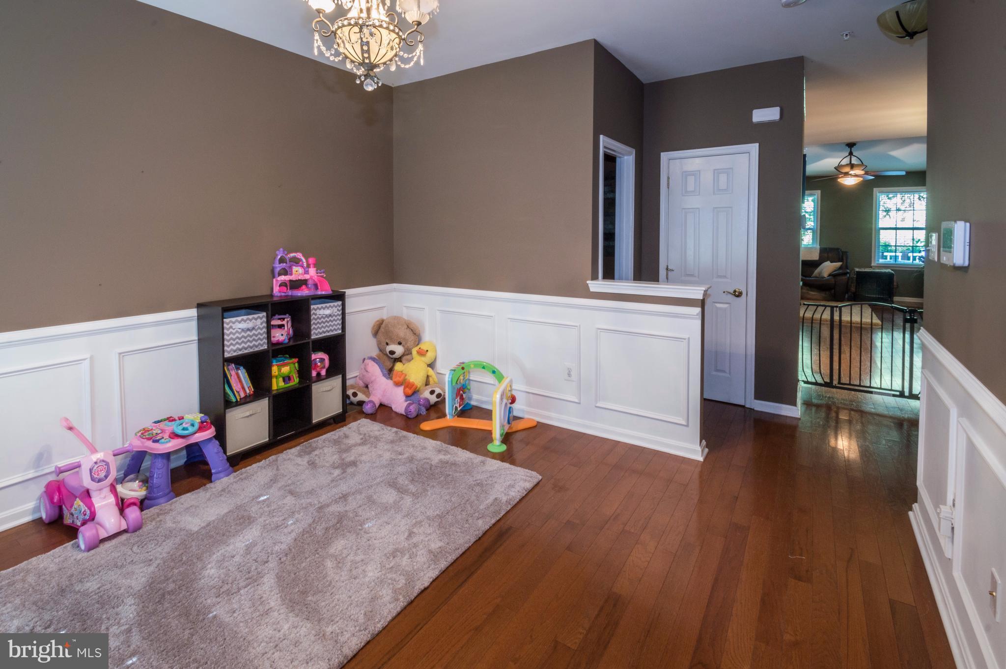 705 Rustic Court Perryville, MD 21903 - Photo 12 of 29 Living Room