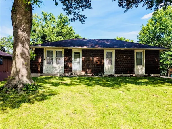 $230,000 | 2919 South Downey Avenue, Independence, MO 64055