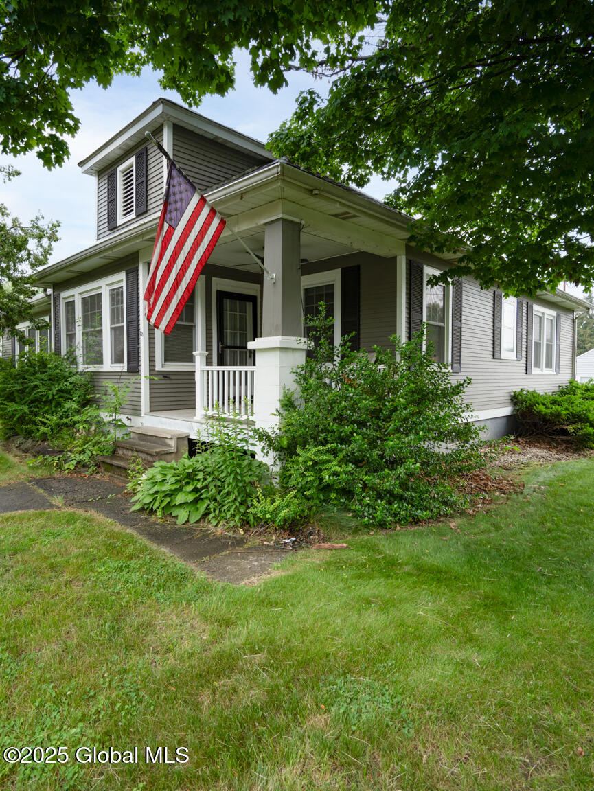 23 Hampton Avenue Rensselaer, NY 12144 - Photo 3 of 34 DSC00384-Edit