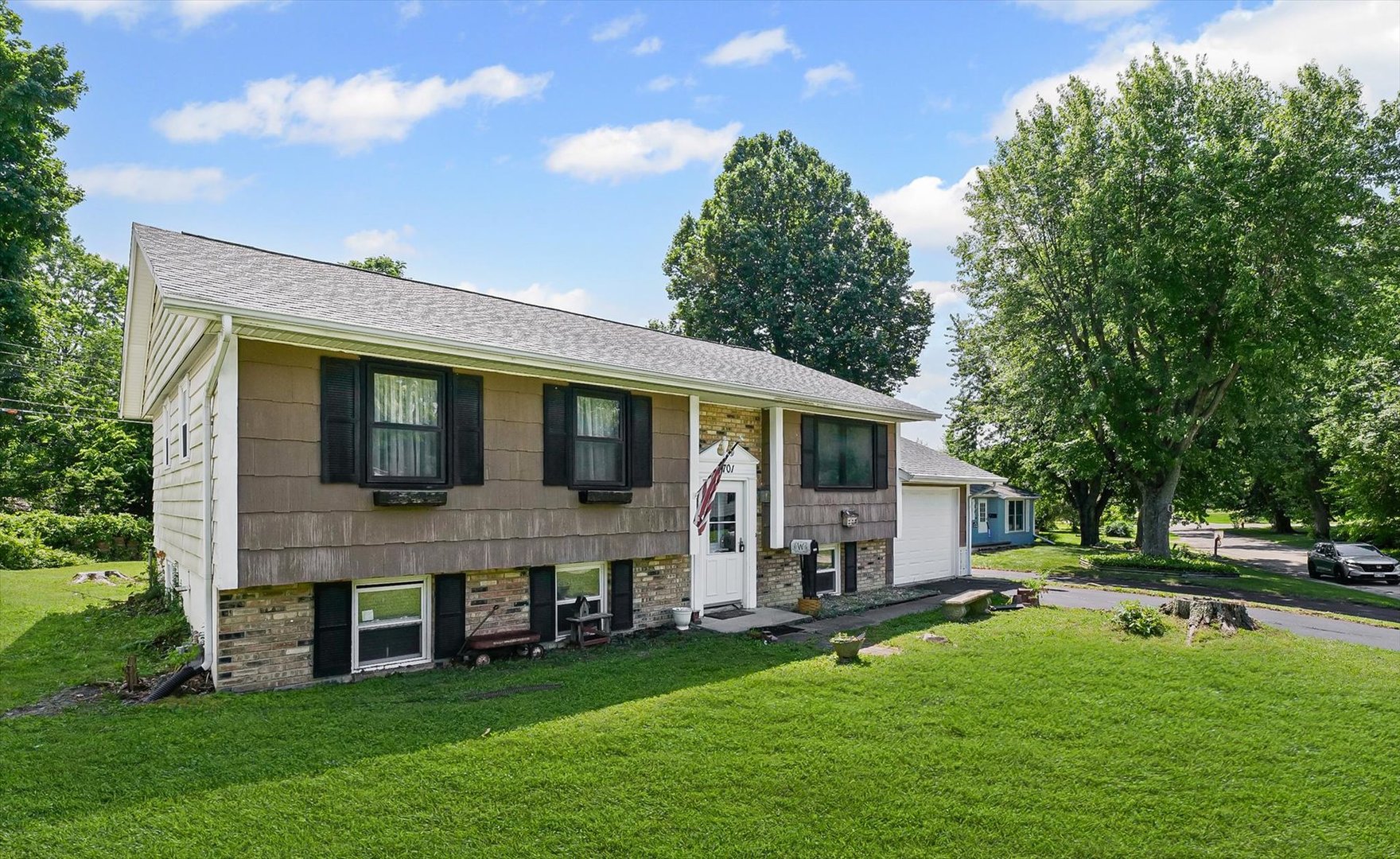 2701 East Road Danville, IL 61832 - Photo 1 of 30 Gallery Image 1