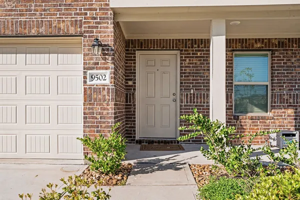 $2,800 | 9502 Brookside Point Drive, Baytown, TX 77521