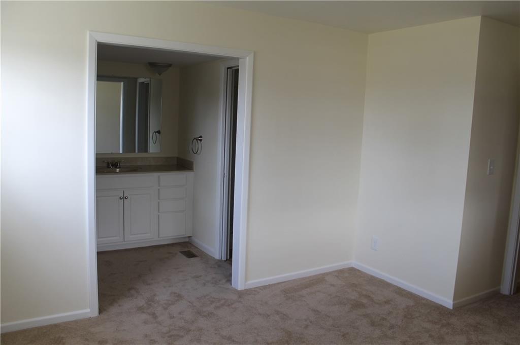 5427 Hickory Road Indianapolis, IN 46239 - Photo 6 of 10 Gallery Image 6