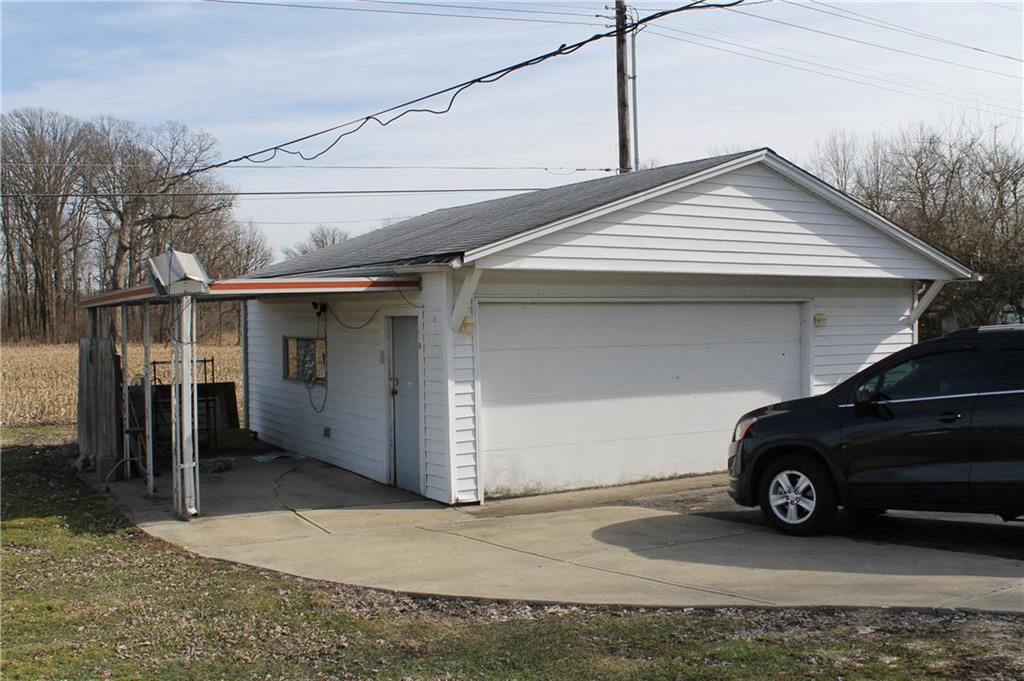 5427 Hickory Road Indianapolis, IN 46239 - Photo 8 of 10 Gallery Image 8