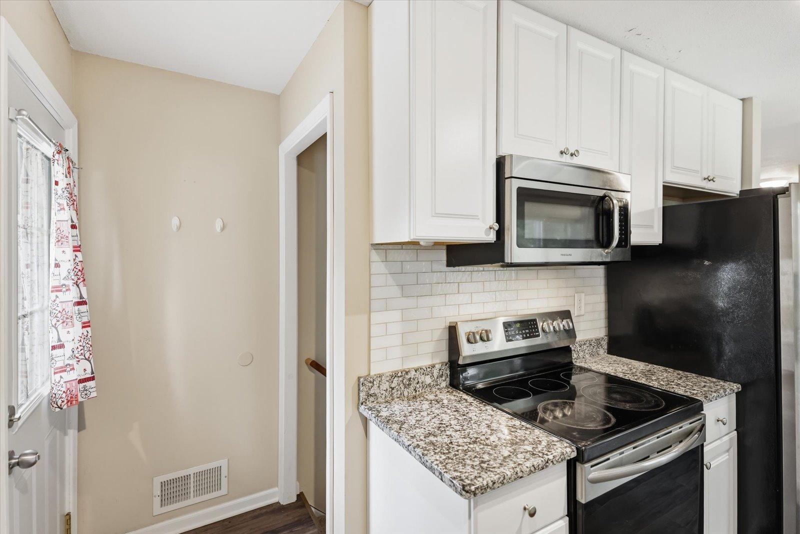 4409 Poplar Bridge Road Bloomington, MN 55437 - Photo 10 of 46 Gallery Image 10