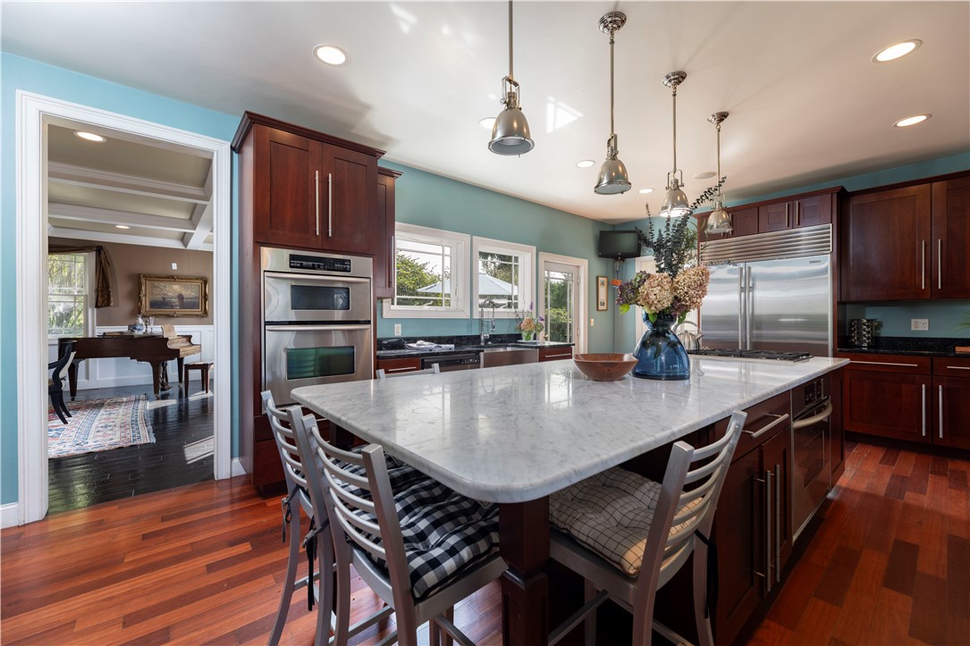 365 Boston Neck Road Narragansett, RI 02882 - Photo 11 of 50