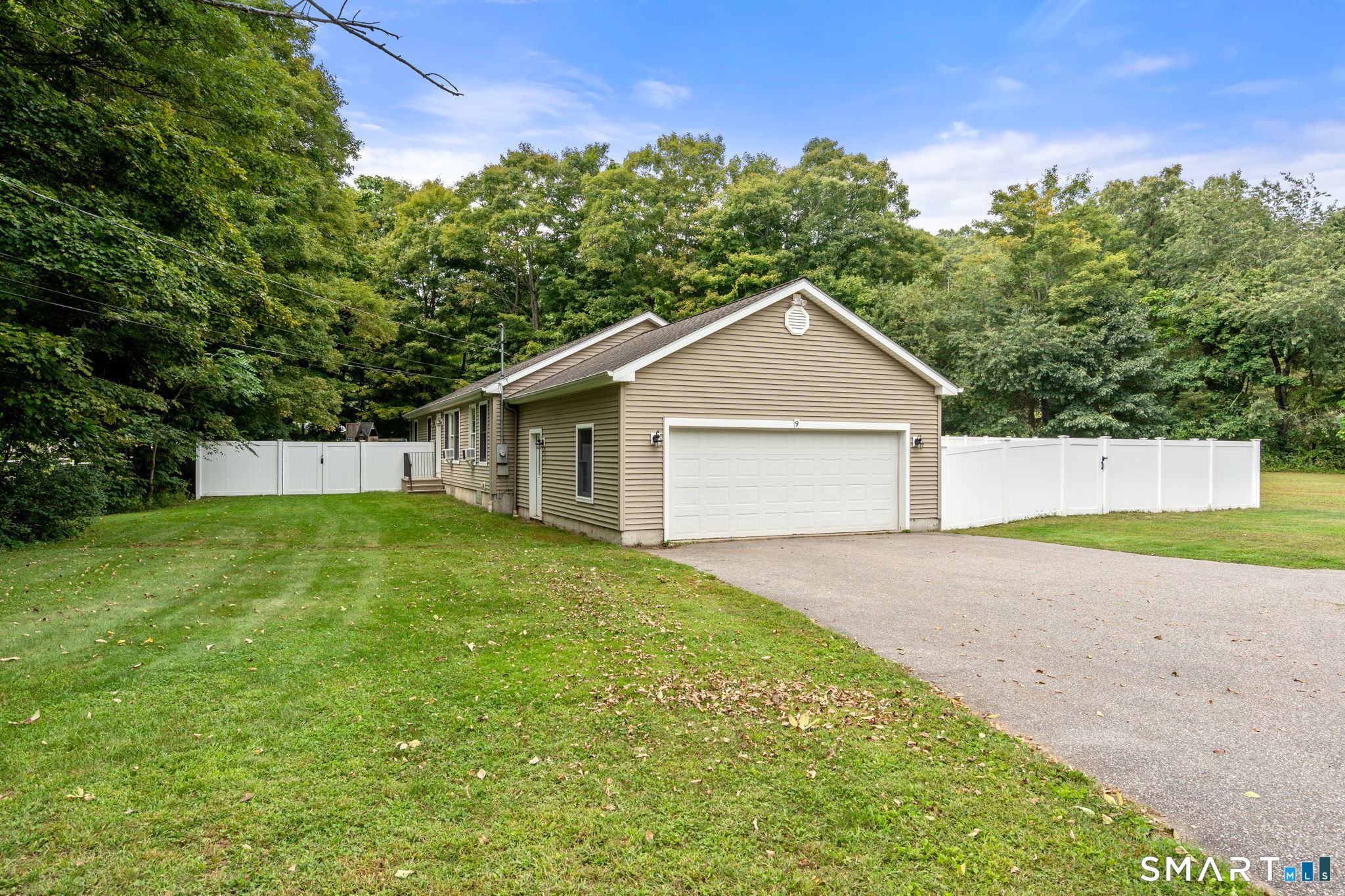 9 Sunnyside E Rd Extension Norwich, CT 06360 - Photo 1 of 32 Welcome to 9 Sunnyside East Rd Ext!