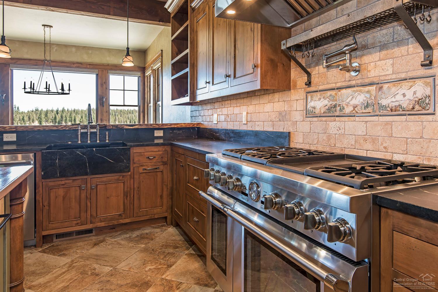 17485 Mountain View Road Sisters, OR 97759 - Photo 8 of 25 Additional Photo