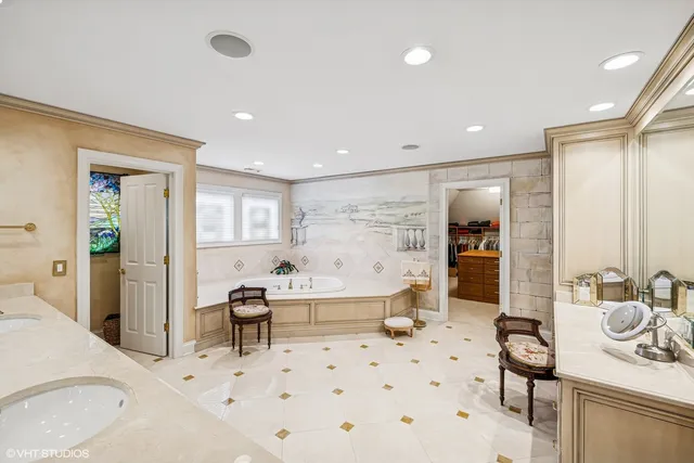 a very nice looking room with a large mirror