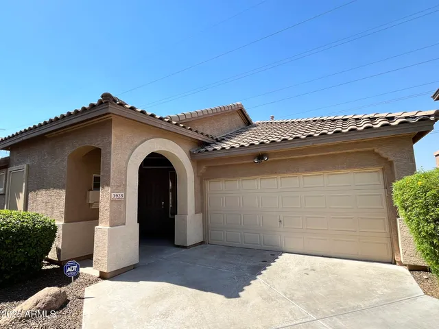 $2,600 | 3928 East Minton Street, Phoenix, AZ 85042