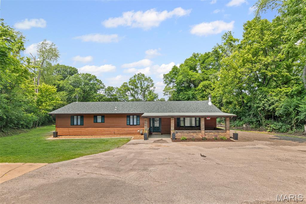 13 Edding Lane Fairview Heights, IL 62208 - Photo 1 of 45