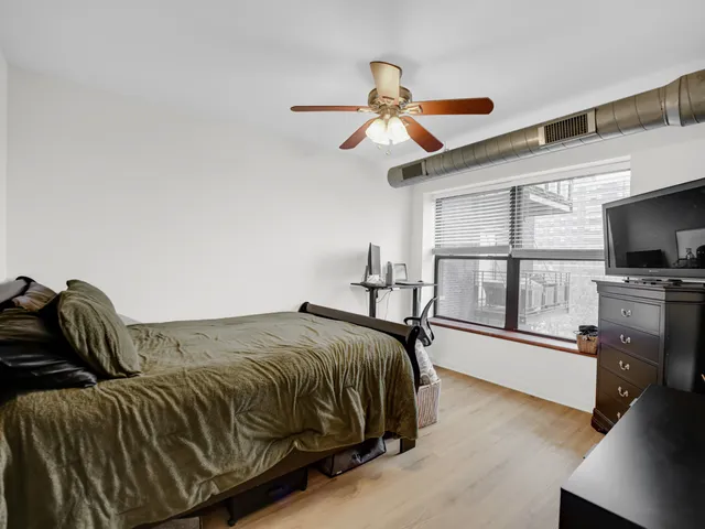 $215,000 | 4537 South Drexel Boulevard, Unit 503, Chicago, IL 60653