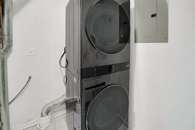 $215,000 | 4537 South Drexel Boulevard, Unit 503, Chicago, IL 60653