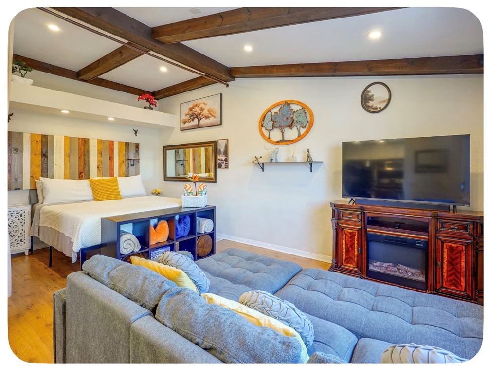 34 Rosa, Unit 3 Rancho Santa Margarita, CA 92688 - Photo 4 of 28 Gallery Image 4
