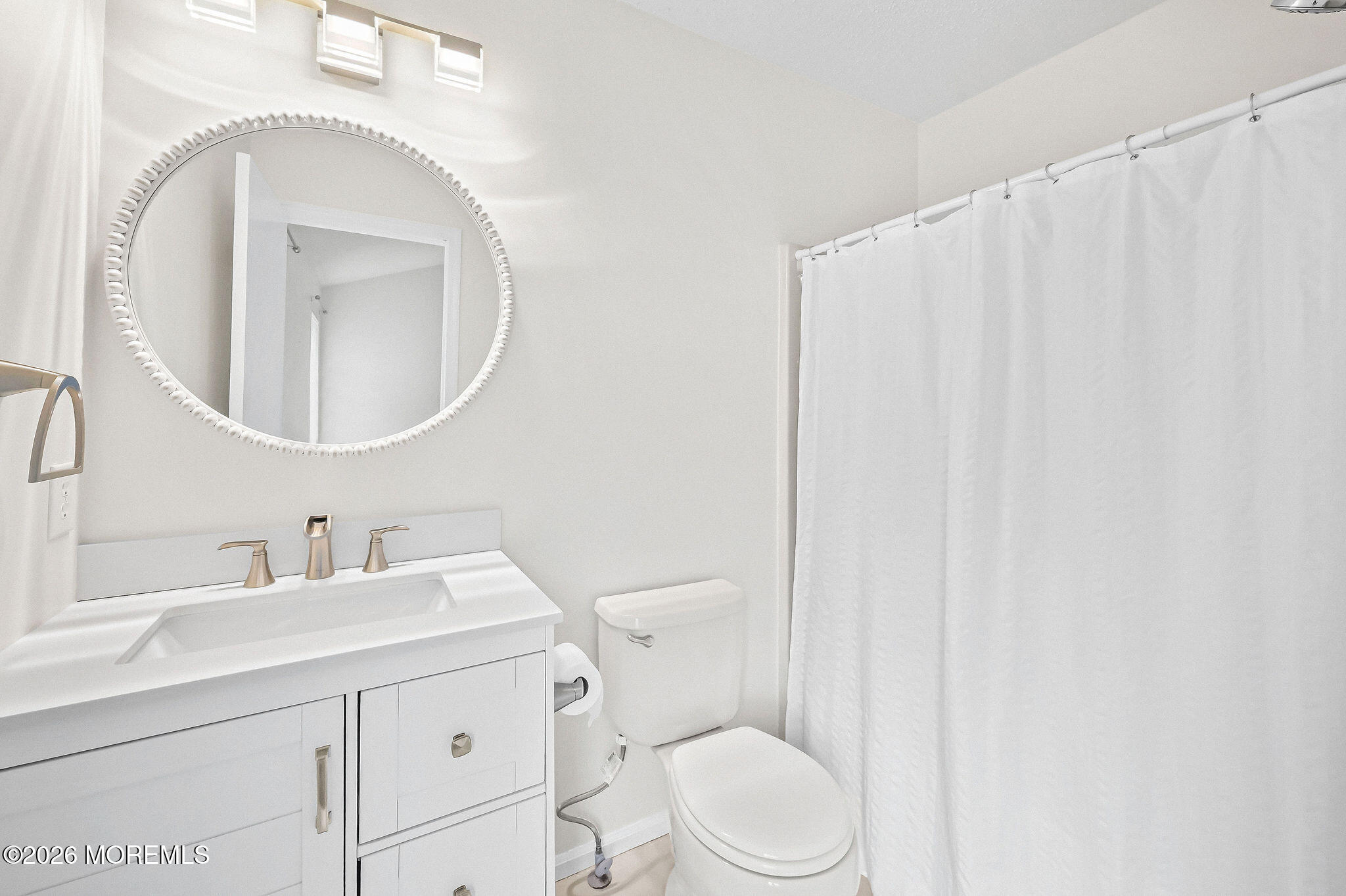 38 Azimuth Court, Unit 128 Holmdel, NJ 07733 - Photo 20 of 32 38_azimuth_ct_020