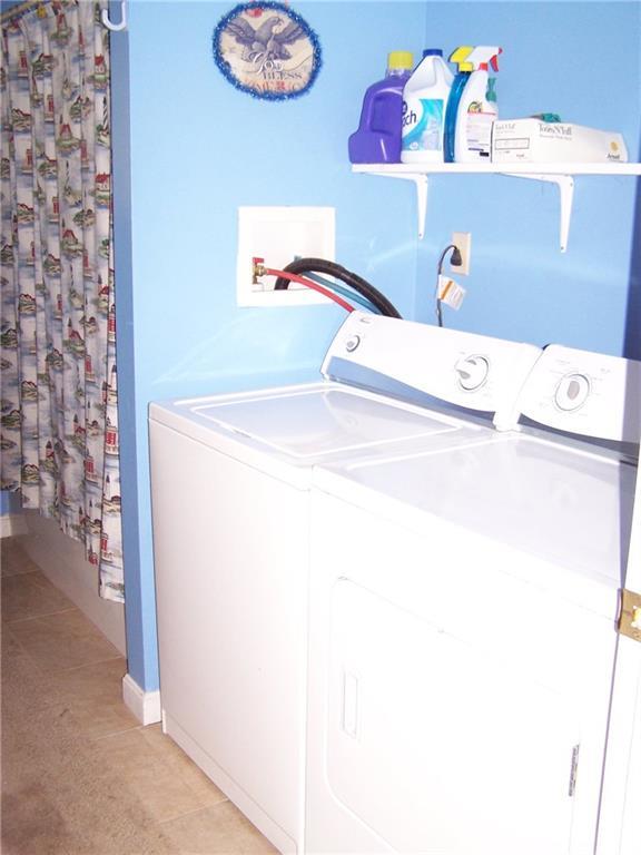 166 High Street Paris, ME 04281 - Photo 13 of 20 Laundry area in the master bath.