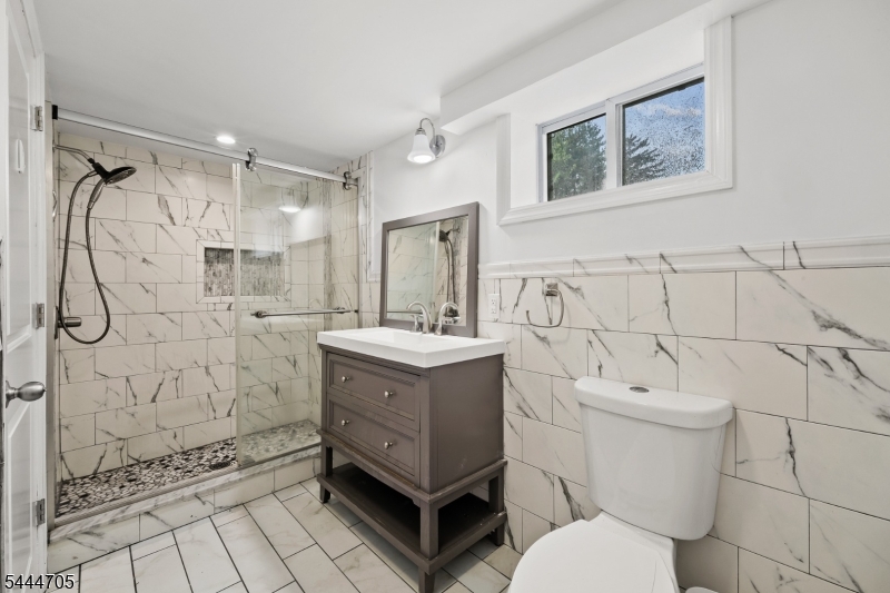 54 Chestnut Avenue Park Ridge, NJ 07656 - Photo 28 of 38 Gallery Image 28