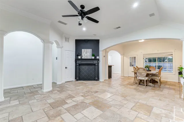 $379,900 | 402 Avenue H, South Houston, TX 77587