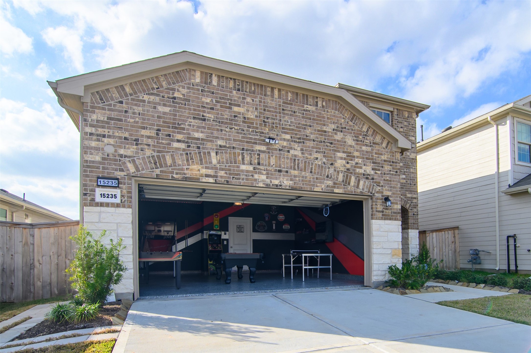 15235 Canyon Rapids Road Conroe, TX 77302 - Photo 3 of 50 Gallery Image 3