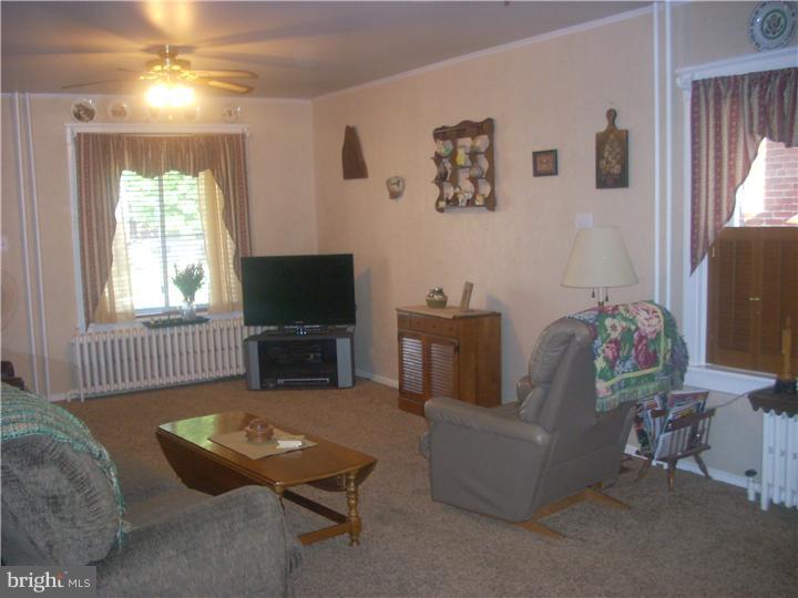 3532 Ridgeway Street Reading, PA 19605 - Photo 3 of 19 Living Room
