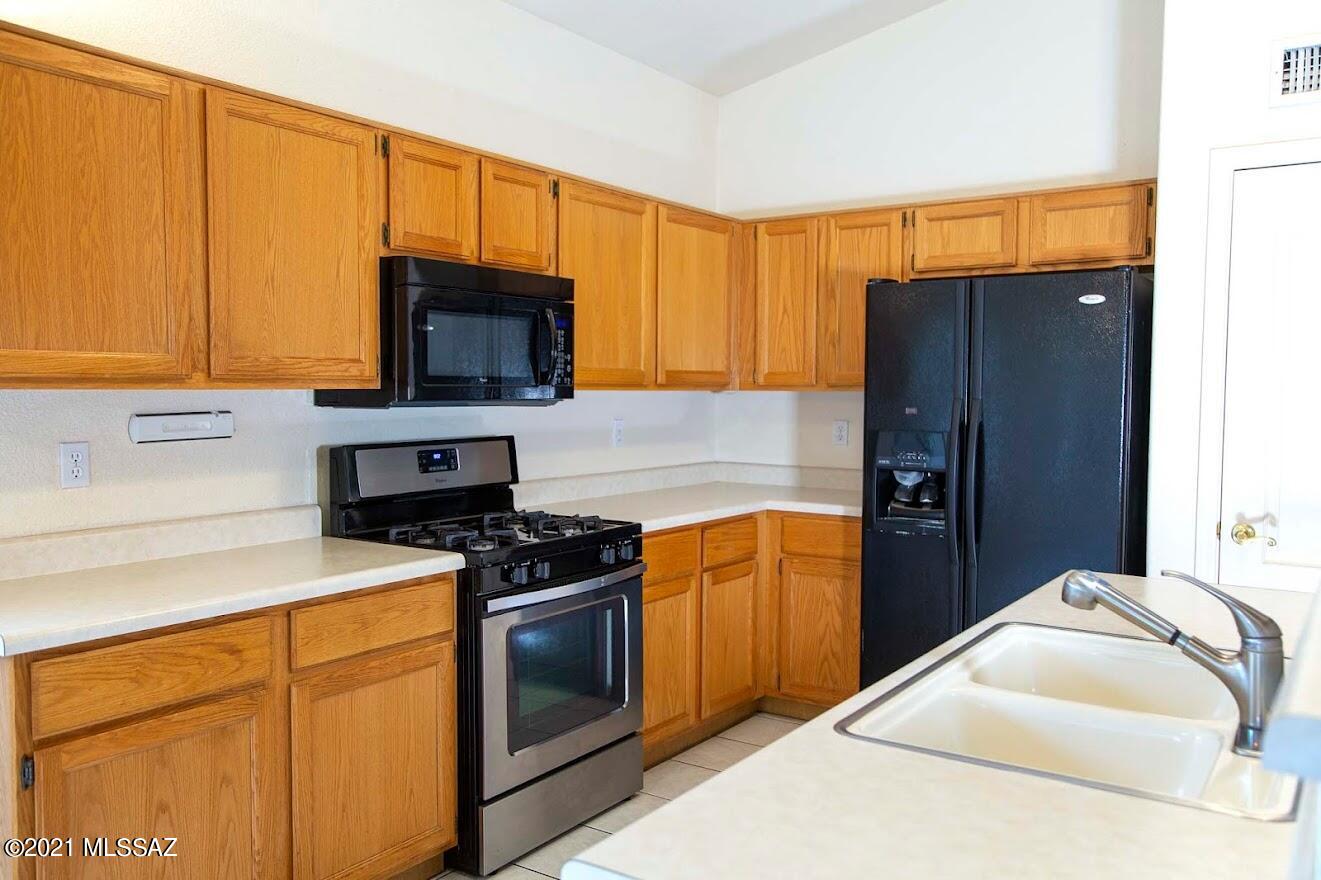 112 South London Station Road Tucson, AZ 85748 - Photo 10 of 26