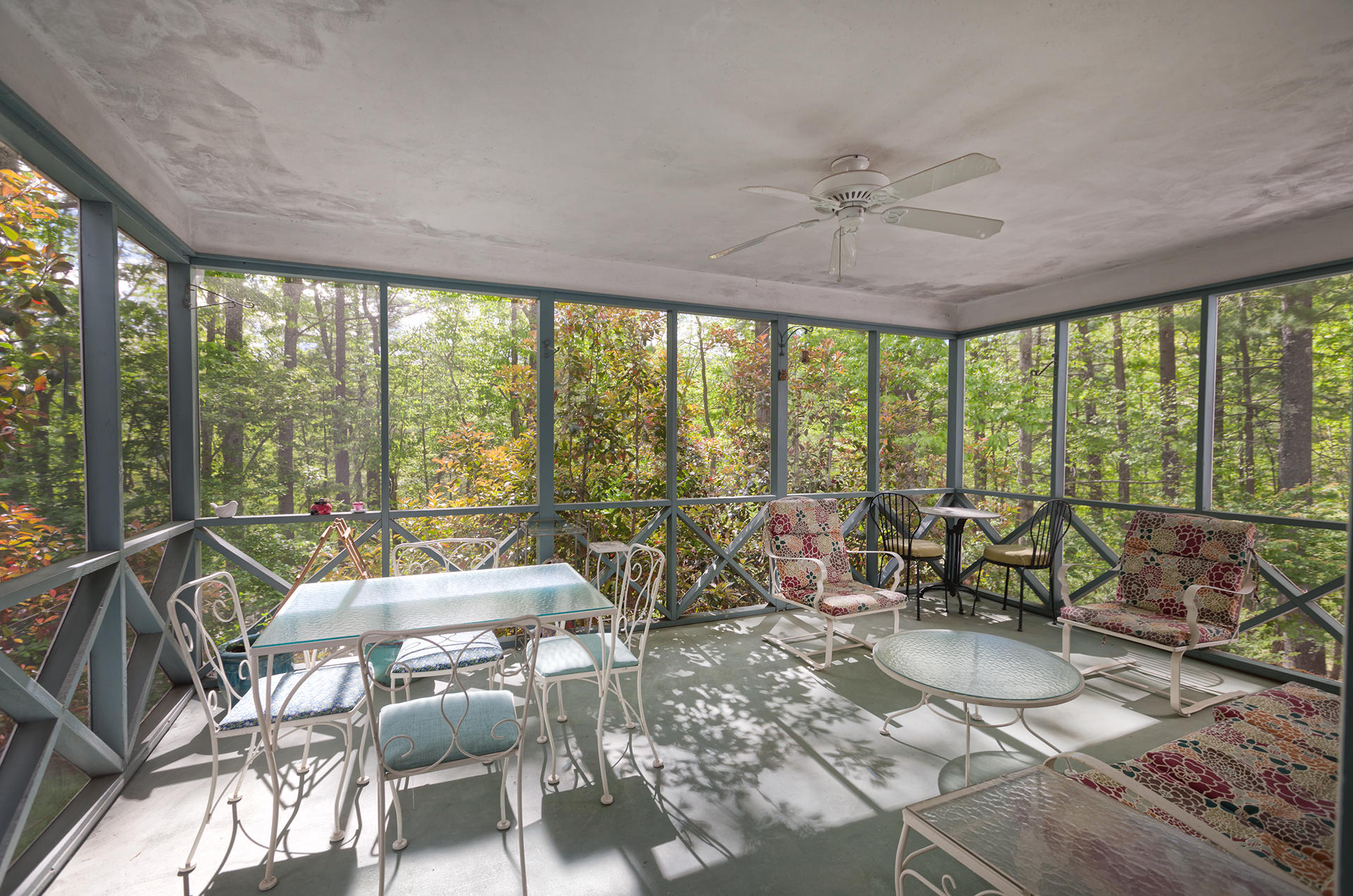 6905 Mt Chestnut Road Roanoke, VA 24018 - Photo 26 of 33 Screened porch