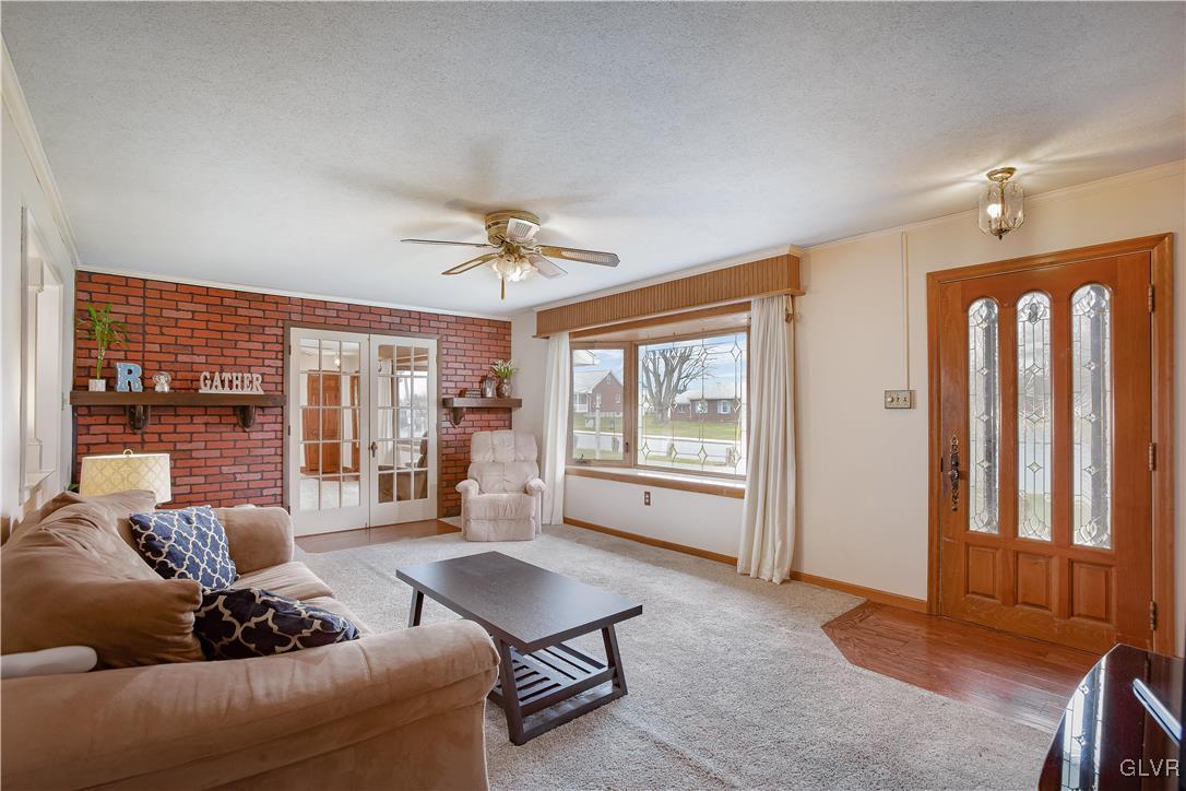 3118 South Ruch Street Whitehall, PA 18052 - Photo 2 of 13 Gallery Image 2