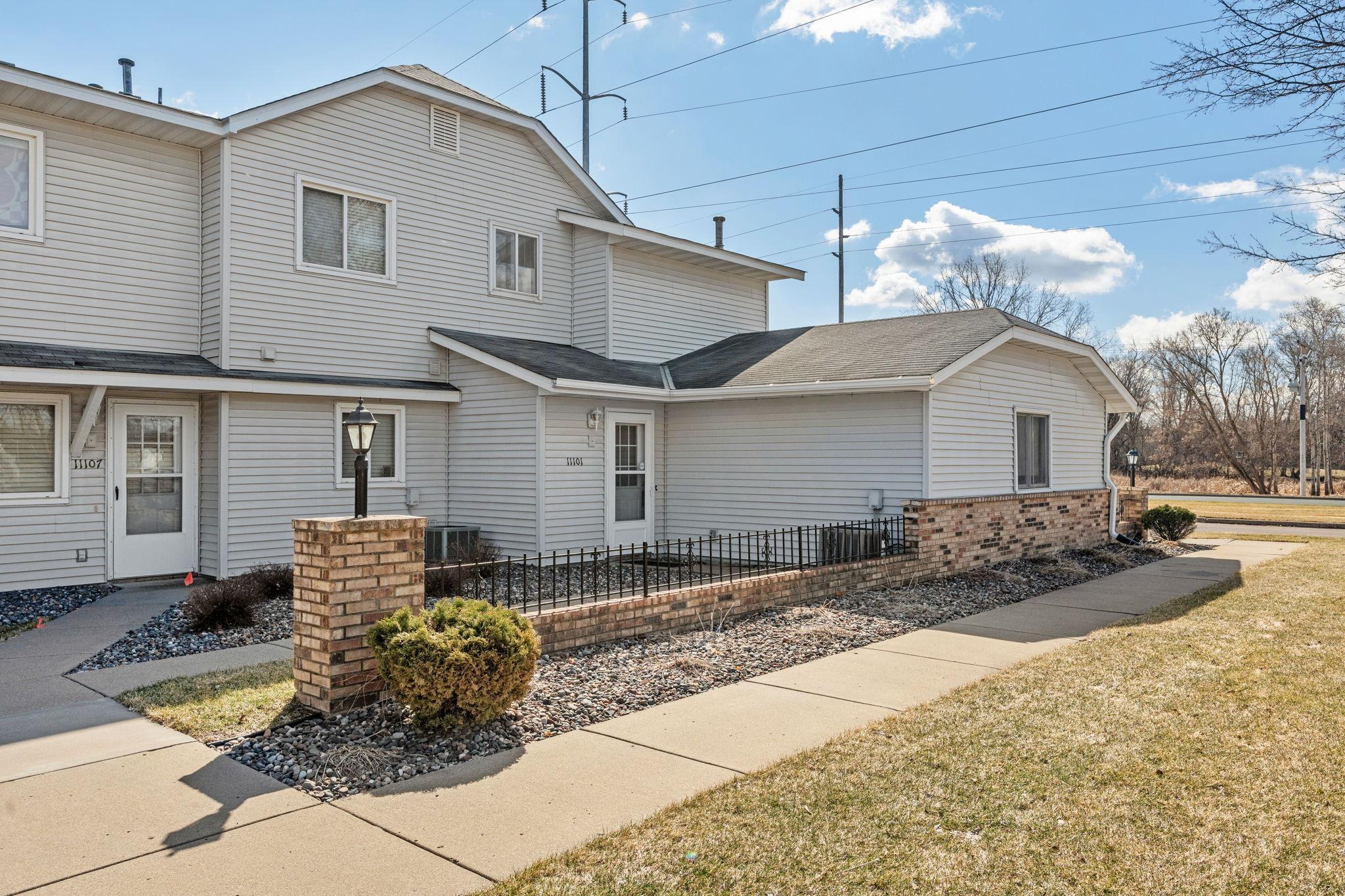 11101 Drake Street Northwest Minneapolis, MN 55433 - Photo 3 of 29