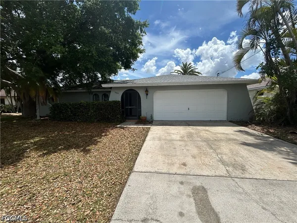 $1,695 | 3832 Southeast 7th Avenue, Cape Coral, FL 33904
