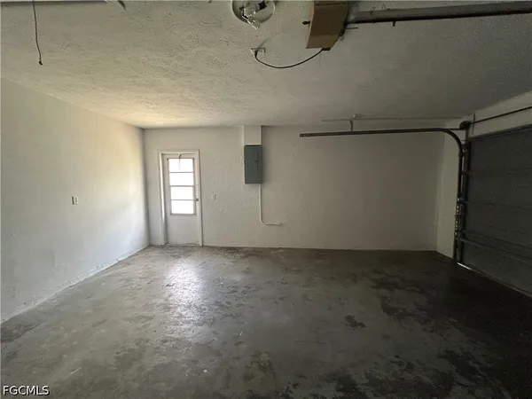 $1,695 | 3832 Southeast 7th Avenue, Cape Coral, FL 33904