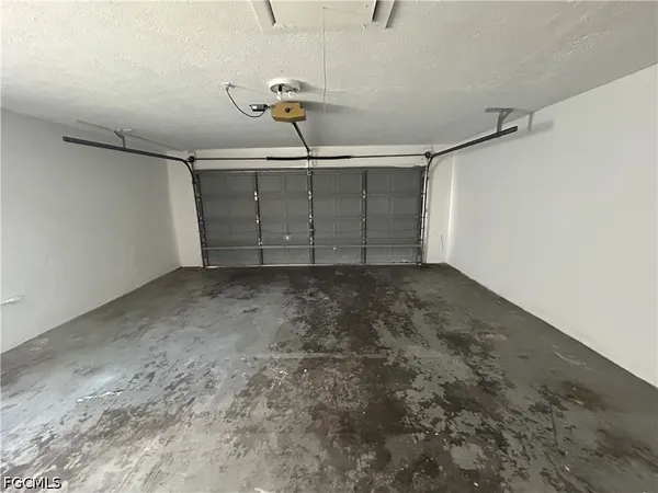 $1,695 | 3832 Southeast 7th Avenue, Cape Coral, FL 33904