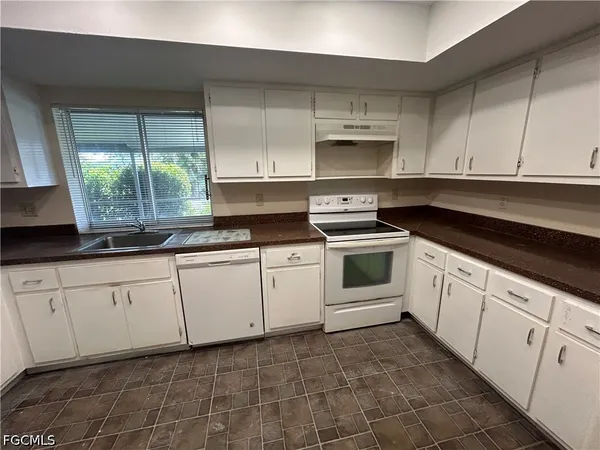 $1,695 | 3832 Southeast 7th Avenue, Cape Coral, FL 33904