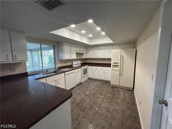 $1,695 | 3832 Southeast 7th Avenue, Cape Coral, FL 33904