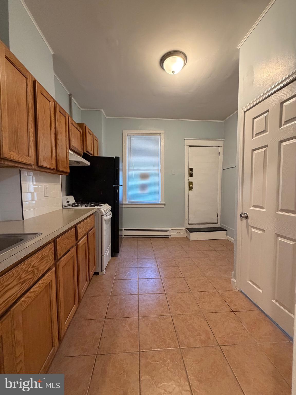 671 Long Lane, Unit B Upper Darby, PA 19082 - Photo 5 of 12